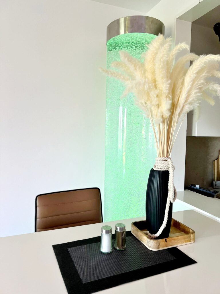 Gemütliches Wohnzimmer in der Ferienwohnung Trave Panorama