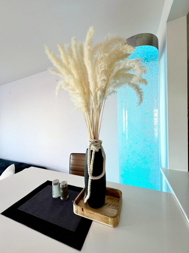 Gemütliches Wohnzimmer in der Ferienwohnung Trave Panorama